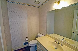 2070 Shallowford Park Manor, Roswell, GA 30075 - Photo 17