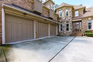 2709 Rustling Pines Ct NE, Marietta, GA 30062 - Photo 3