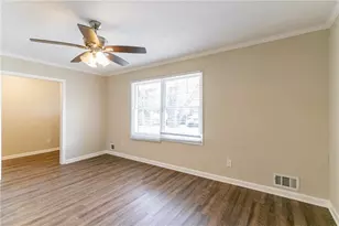 929 Pine Roc Dr, Stone Mountain, GA 30083 - Photo 9