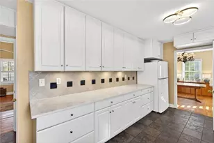 601 Ridgewood Ave, Gainesville, GA 30501 - Photo 9