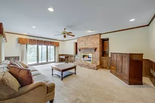 2585 Bridgewater Cir, Gainesville, GA 30506 - Photo 9