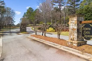 4638 Manor Dr, Gainesville, GA 30506 - Photo 3