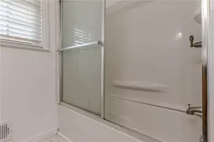 2110 La Vista Cir, Hapeville, GA 30354 - Photo 29