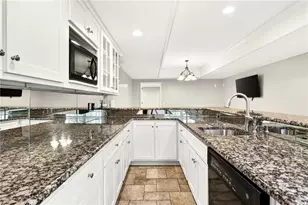 620 Lake Medlock Ct, Alpharetta, GA 30022 - Photo 35