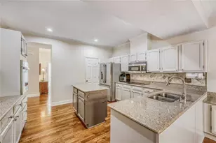 3833 Savannah Square E, Atlanta, GA 30340 - Photo 5