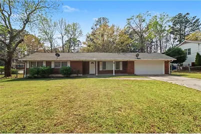 727 S Carter Drive, Jonesboro, GA 30236 - Photo 1