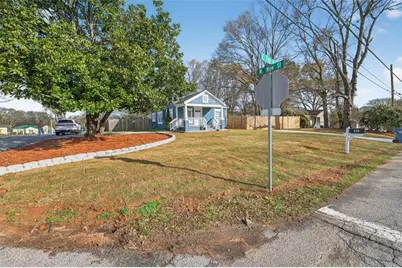 240 E 5th Ave, Winder, GA 30680 - Photo 5