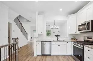 1386 Thornborough Dr, Alpharetta, GA 30004 - Photo 3