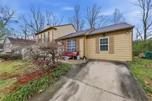 1232 Mill Lake Cir, Stone Mountain, GA 30088 - Photo 3