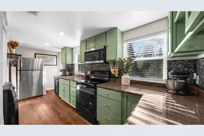 336 Gordon St, Jefferson, GA 30549 - Photo 5