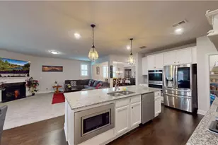 7445 Easton Valley Ln, Cumming, GA 30028 - Photo 9