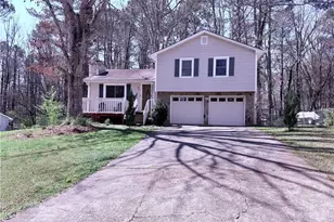 4135 Tanglewood Rd SE, Snellville, GA 30039 - Photo 3