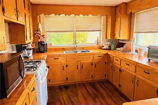 131 E Killian St, Canton, GA 30114 - Photo 5