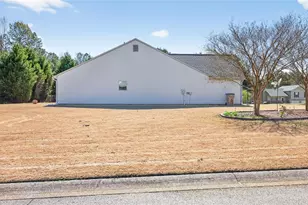 1411 Silvergate Way, Winder, GA 30680 - Photo 41