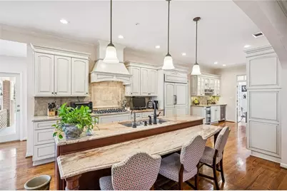 2025 Breckenridge Drive, Atlanta, GA 30345 - Photo 11