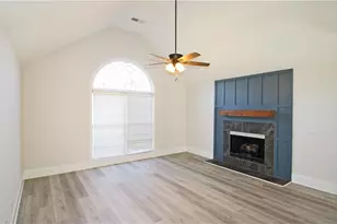 621 Radford Cir, Woodstock, GA 30188 - Photo 7