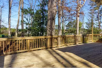 6570 Cherry Tree Lane NE, Sandy Springs, GA 30328 - Photo 37