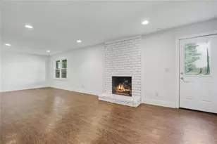 6570 Cherry Tree Ln NE, Sandy Springs, GA 30328 - Photo 27