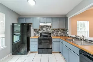 5354 Cherry Wood Dr, Stone Mountain, GA 30083 - Photo 5