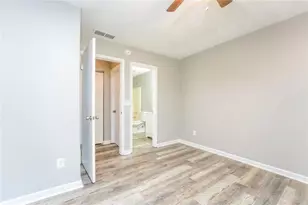 5354 Cherry Wood Dr, Stone Mountain, GA 30083 - Photo 11
