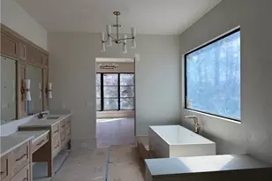 4585 Mystic Dr NE, Atlanta, GA 30342 - Photo 17