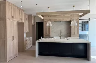 4585 Mystic Dr NE, Atlanta, GA 30342 - Photo 9