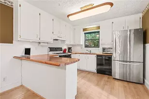 243 Sabrina Ct, Woodstock, GA 30188 - Photo 3