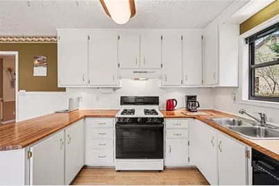 243 Sabrina Court, Woodstock, GA 30188 - Photo 9