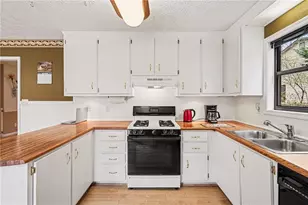 243 Sabrina Ct, Woodstock, GA 30188 - Photo 9