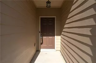 327 Cashes Ct, Lilburn, GA 30047 - Photo 3