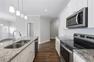 327 Cashes Ct, Lilburn, GA 30047 - Photo 9