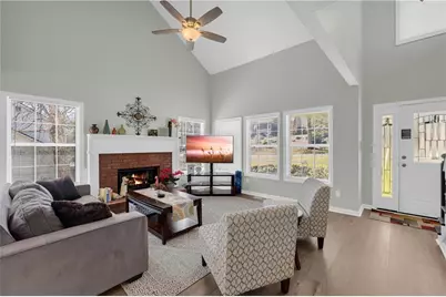 4605 Creek Bluff Drive, Sugar Hill, GA 30518 - Photo 7