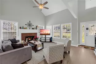 4605 Creek Bluff Dr, Sugar Hill, GA 30518 - Photo 7