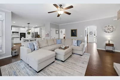 7630 Tenspeed Court, Flowery Branch, GA 30542 - Photo 9