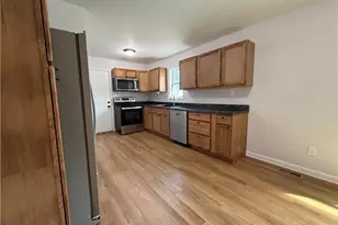 3662 Lakeview Dr, Gainesville, GA 30501 - Photo 17