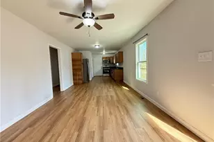 3662 Lakeview Dr, Gainesville, GA 30501 - Photo 13