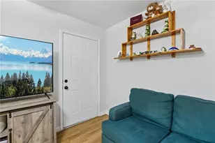 3662 Lakeview Dr, Gainesville, GA 30501 - Photo 9