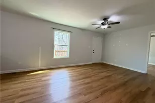 3662 Lakeview Dr, Gainesville, GA 30501 - Photo 11