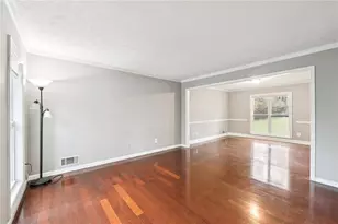 531 Shyrewood Dr, Lawrenceville, GA 30043 - Photo 3