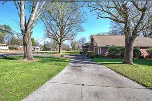 224 Hillcrest Dr, Calhoun, GA 30701 - Photo 13