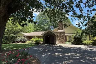 224 Hillcrest Dr, Calhoun, GA 30701 - Photo 1