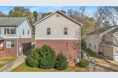 2045 Lois Place NW, Atlanta, GA 30318 - Photo 9