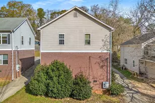 2045 Lois Pl NW, Atlanta, GA 30318 - Photo 9