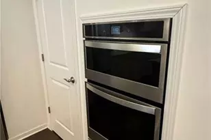 6608 NE Sterling Dr NE, Atlanta, GA 30328 - Photo 9