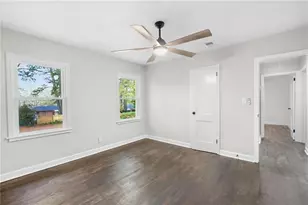 2533 Plantation Dr, East Point, GA 30344 - Photo 15