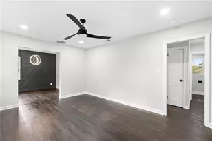 2533 Plantation Dr, East Point, GA 30344 - Photo 13