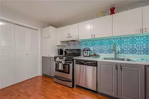 901 Summit N Dr NE, Atlanta, GA 30324 - Photo 13