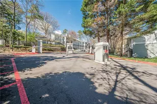 901 Summit N Dr NE, Atlanta, GA 30324 - Photo 45