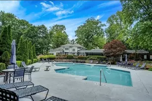 901 Summit N Dr NE, Atlanta, GA 30324 - Photo 29