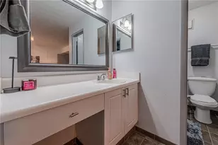 901 Summit N Dr NE, Atlanta, GA 30324 - Photo 21